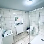 Δωμάτια σε οικογενειακή κατοικία Et Sdd Privees Dans Maison Partagee Avec Des Residents *